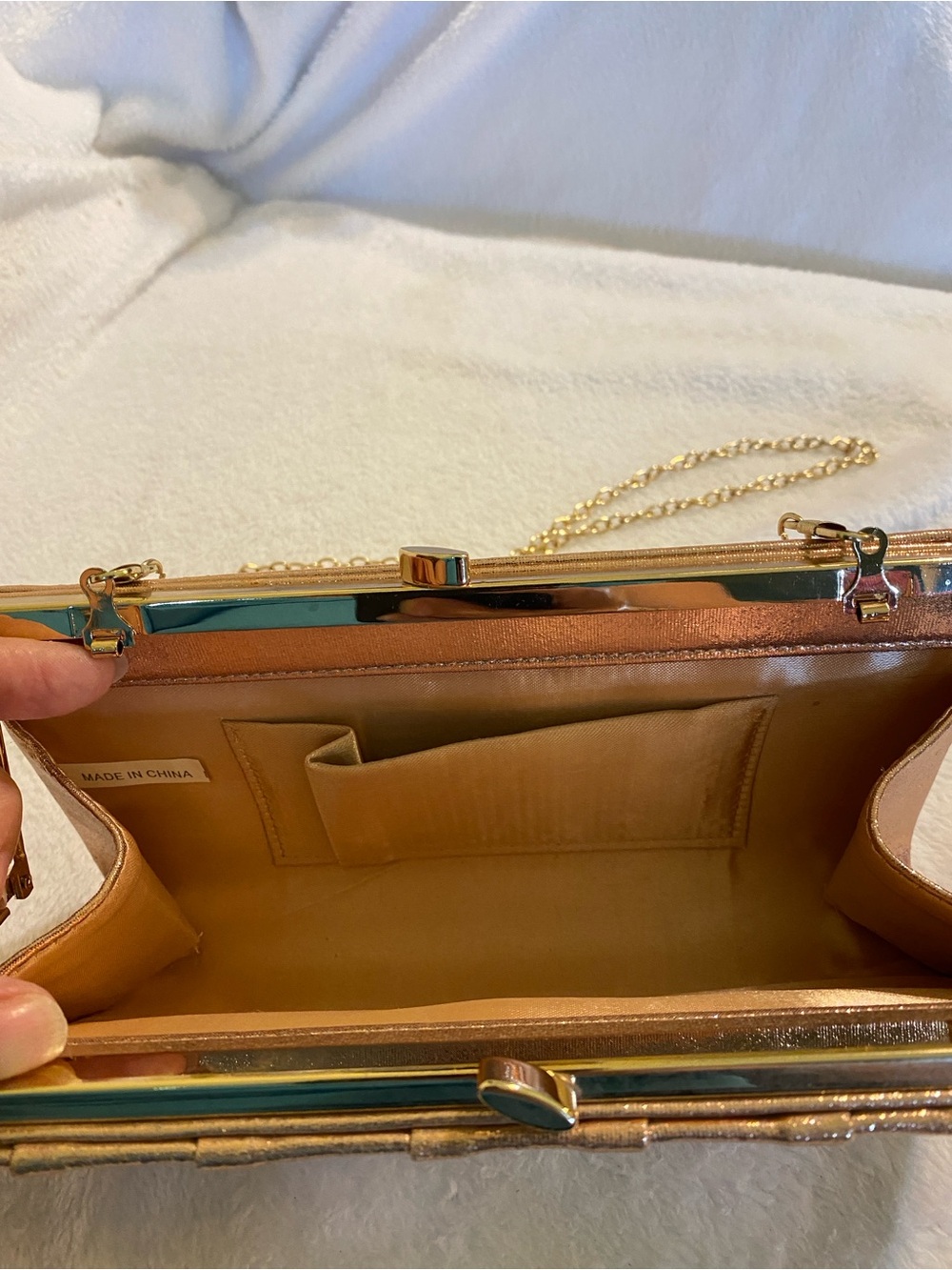 Source Unknown Rose Gold Metallic Pleated Clutch with Chain Strap - Picture 3 of 3